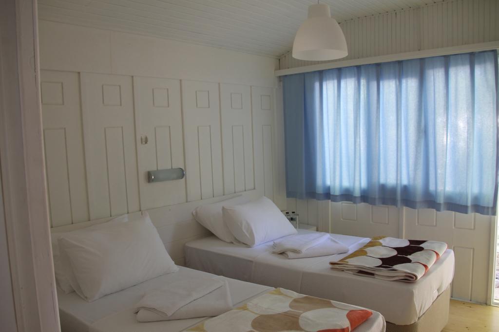 Defne Pension Çıralı Quarto foto