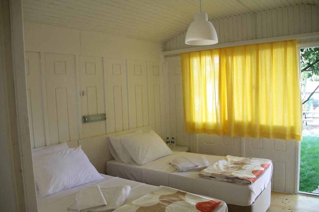Defne Pension Çıralı Quarto foto